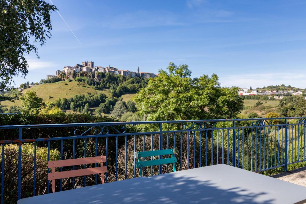 Brit Hotel Essentiel Saint-Flour Экстерьер фото